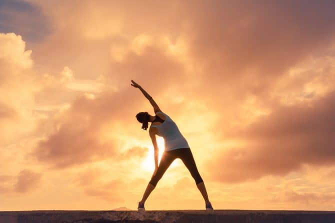 Esercizi di Stretching per l’Estate: Mantieni la Flessibilità con Area Fisio